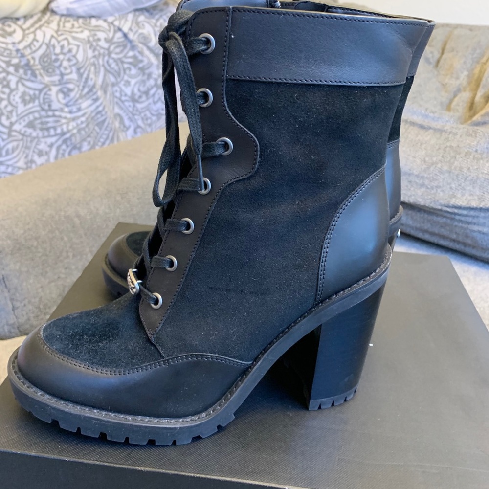 Coach Hedy booties Size9 nib